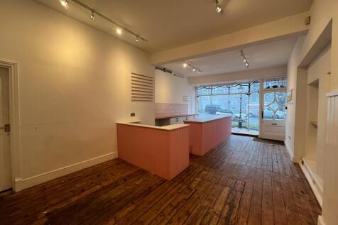 Retail Property (high street) to rent Image 5