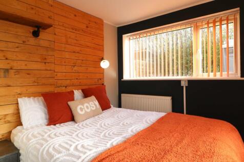 32 Lime Road Room 1 1 .JPG