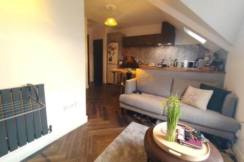 Living area (2)