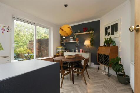Open plan living/kitchen