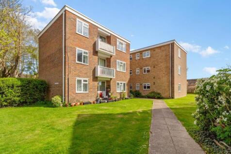 Sunningdale Court 42-022.jpg