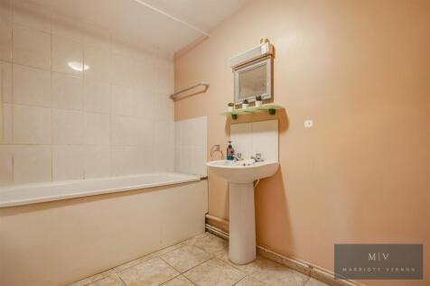 Blackhorse Lane 45 MV-11.jpg