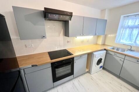 Gorham Drive, Maidstone, Kent, ME15 photo 3