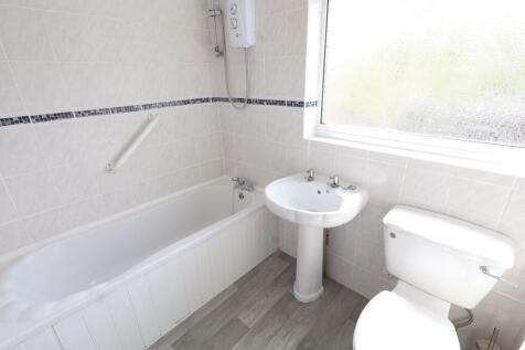 1st Floor Bathroom
