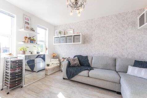 Reception Room / Bedroom