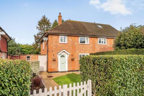 Leatherhead, KT22 - property photo