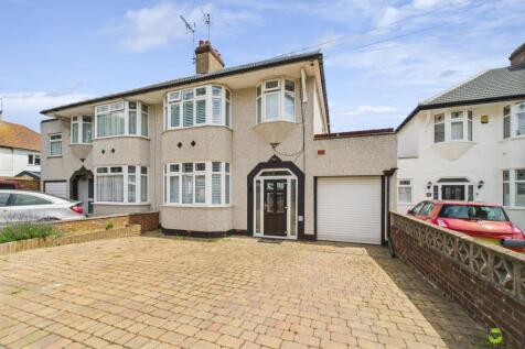 Presented by Clinton Crawford - Ewemove Bexley and