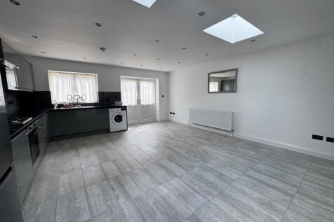 Church Road,  Hounslow, TW5 photo 4