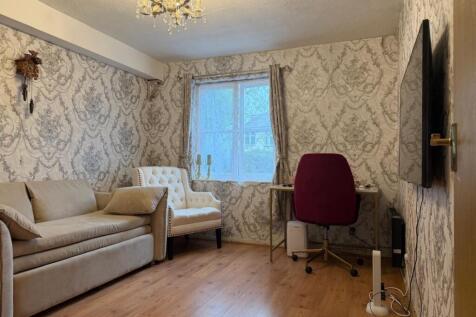 flat 2 le may
