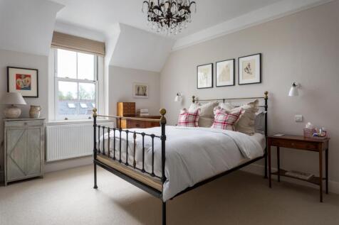 36 - 4 Victoria Road - GL7 1EN - Web.jpg