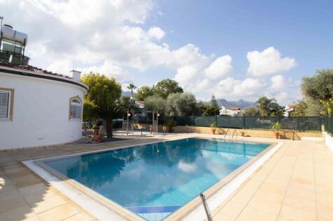 3 bedroom resale bungalow + private pool + roof terrace + fully furnished + central heating +  Turkish Title Deed Image 9999 2