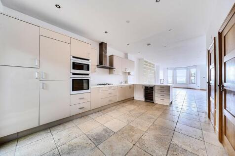Open plan reception room / Kitchen