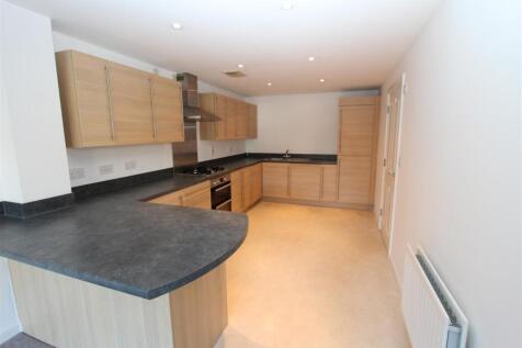3-bed terraced on 10 Leigh RoadSittingbourneKent, £1,500/mo