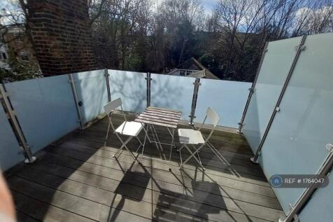 Roof Terrace 12 Ft By 9ft 4
