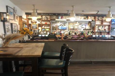 The Globe Inn, 18 - 20 Priest Row, Wells, Somerset BA5 2PY photo 3
