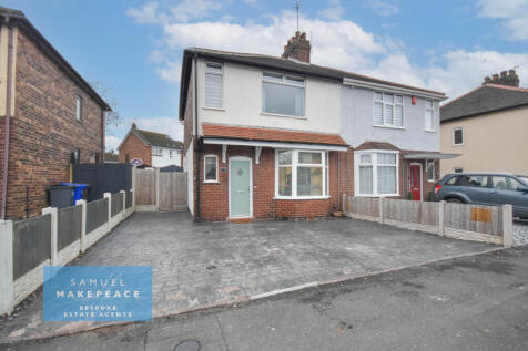 3 Bedroom Semi Detached for Sale with Off-Road Pa