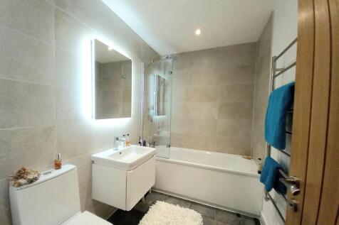 16 Atlanta Bathroom.jpg