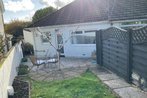 12 energlyn close rear of bungalow.jpg