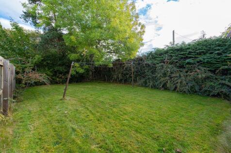 12 garden with potential to build on.jpg