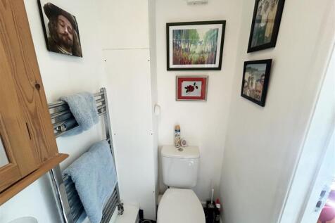 DOWNSTAIRS SHOWER ROOM