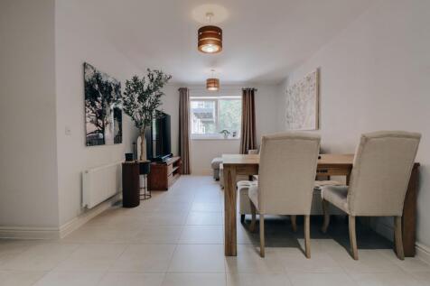 Bushey, WD23 - property photo