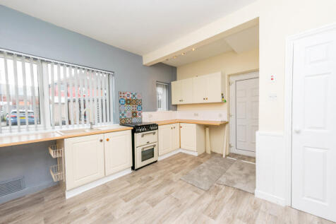 TOPCLIFFE LANE MORLEY LEEDS LS27 0HL photo 4