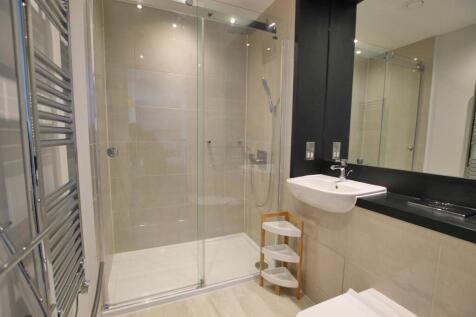 Ensuite.JPG