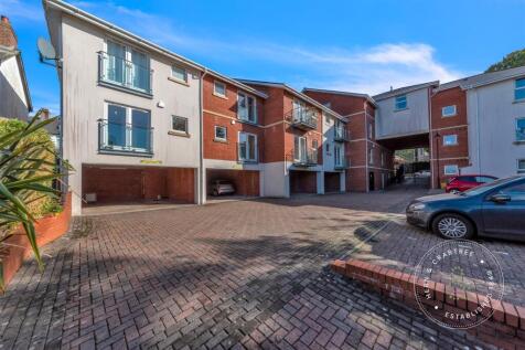 Clive-Hall-Court-15.jpg