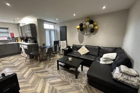 East Grove, Chorlton-on-Medlock, £148pppw photo 2