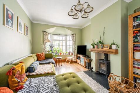 SITTING/DINING ROOM