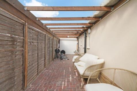 Private landscaped garden and office