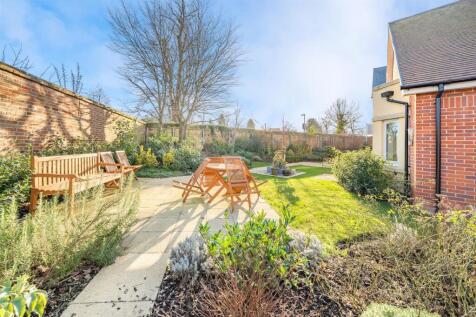 Owners Patio Area (winter).jpg