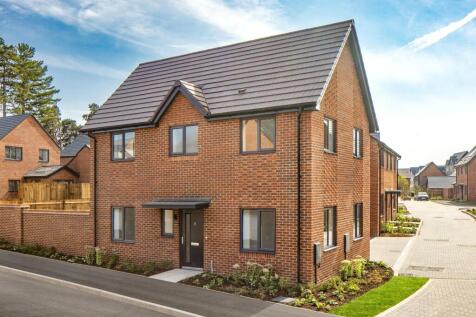 Crowthorne, RG45 - property photo