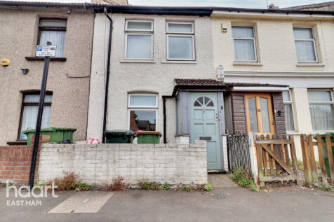 London, E6 - property photo