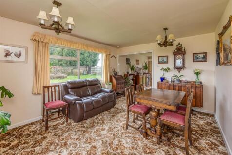 Elm Tree Farm-Dining Area (2).jpg