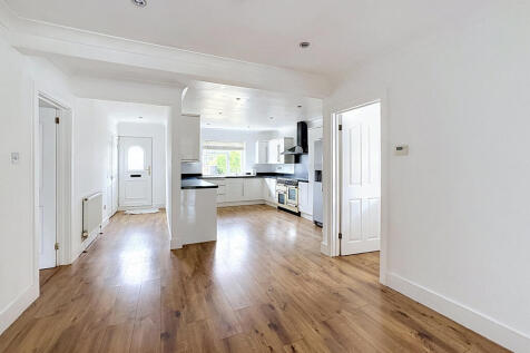 103-centre-drive-newmarket_00002