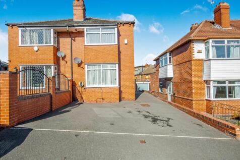 Off Street Parking / Driveway: