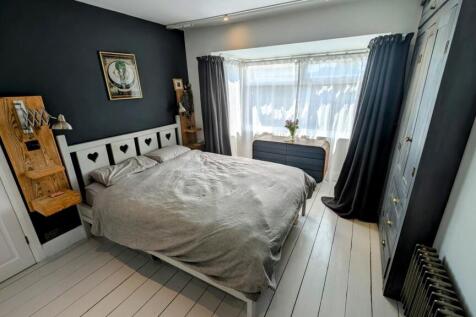 24  Church rD BED 1.jpg