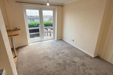 Cherry Tree Crescent, Walton, WF2 photo 3