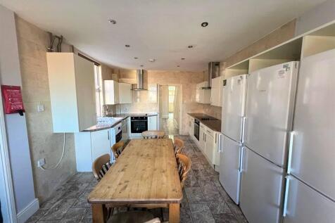 8 Bedroom terraced house - HMO