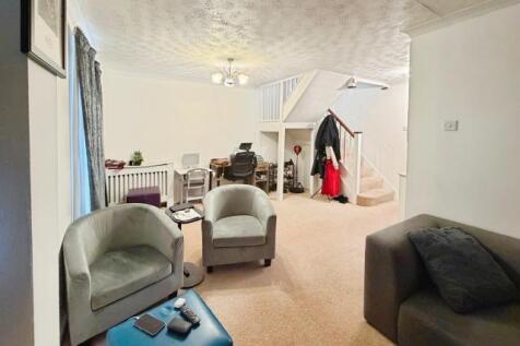 Butson Close, Newbury, RG14 photo 5
