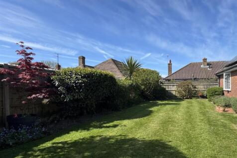 SECLUDED SOUTH ASPECT REAR GARDENS