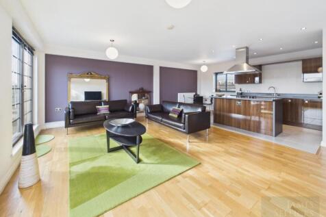 Open-plan kitchen, dining and living area
