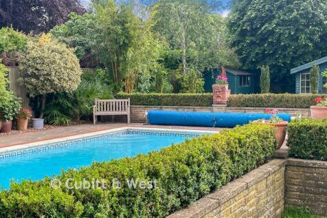 Garden Lifestyle Shot