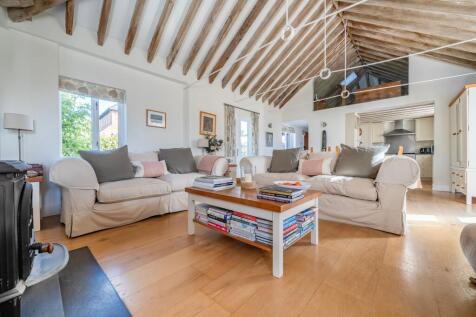 Living Room/ Dining Room