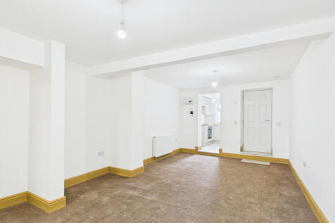 Dobson House, 1 Harland Lane, Driffield, YO25 6SS photo 3
