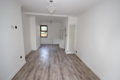 Victoria Road, Brentwood photo 3