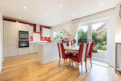 30 Tythe Barn Lane 5.jpg