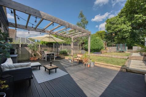 Garden - decking and pergola.jpg