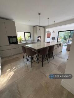 Kitchen (Large Island)